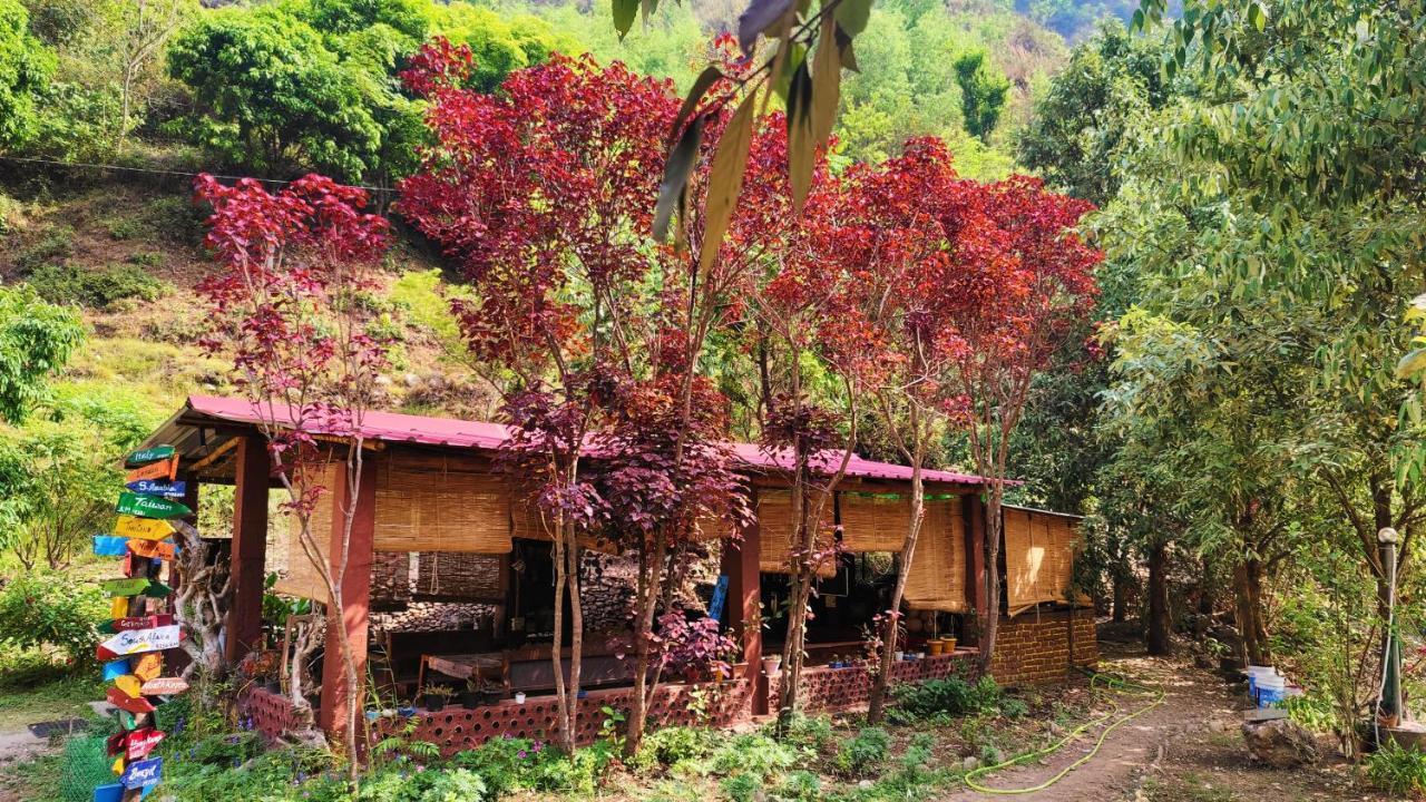Hobo Huts By The Riverside Panuanaula Bagian luar foto